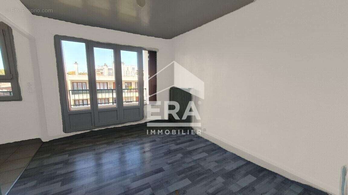 Appartement à SAINT-MAUR-DES-FOSSES