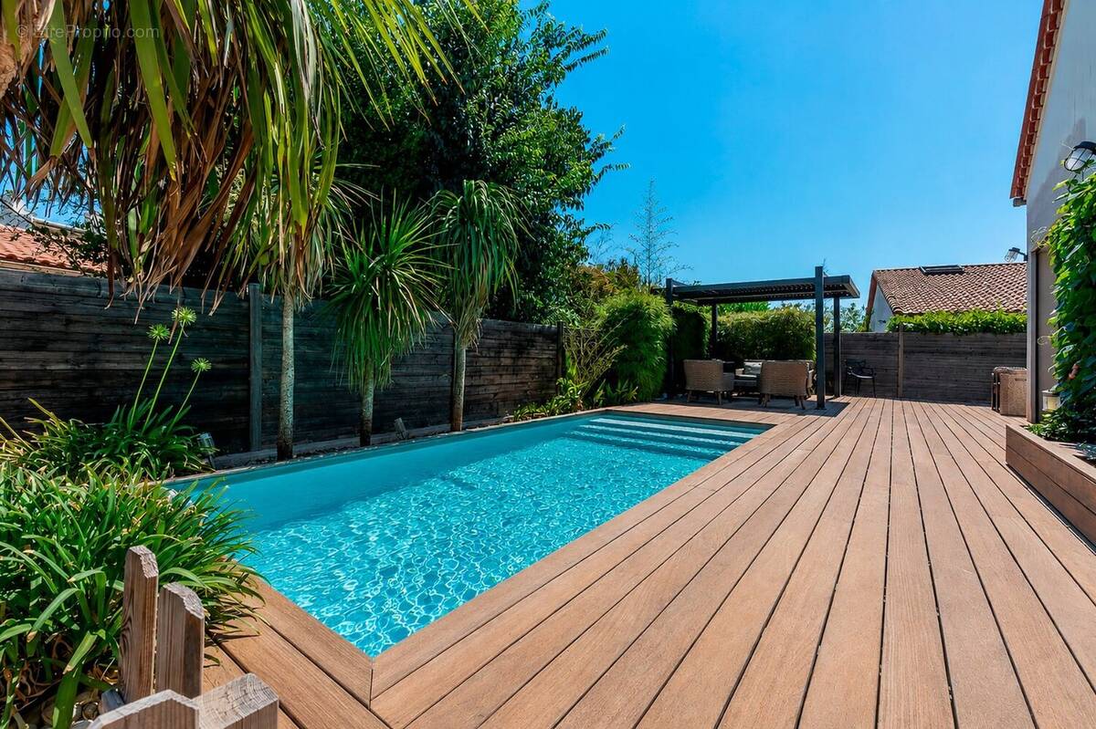 Maison familiale entierement renovee avec piscine - photo 2