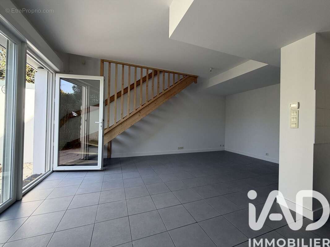 Photo 2 - Maison à ANGOULINS