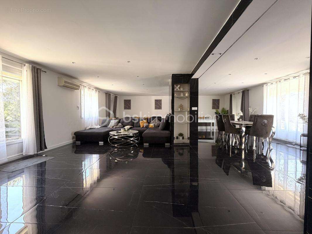 Propriété avec piscine, studio et T2 indépendant à Fabrègues --- - photo 2
