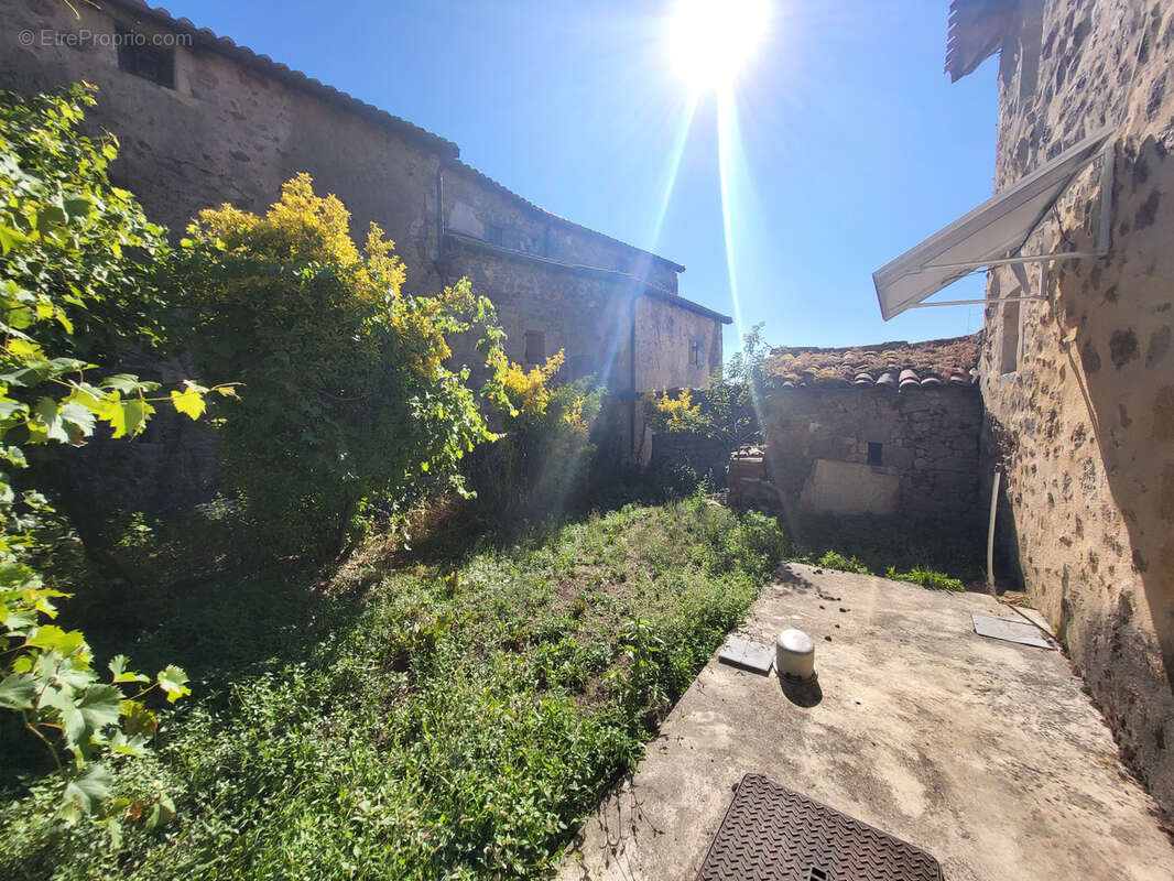 Maison à PEYRUSSE-LE-ROC