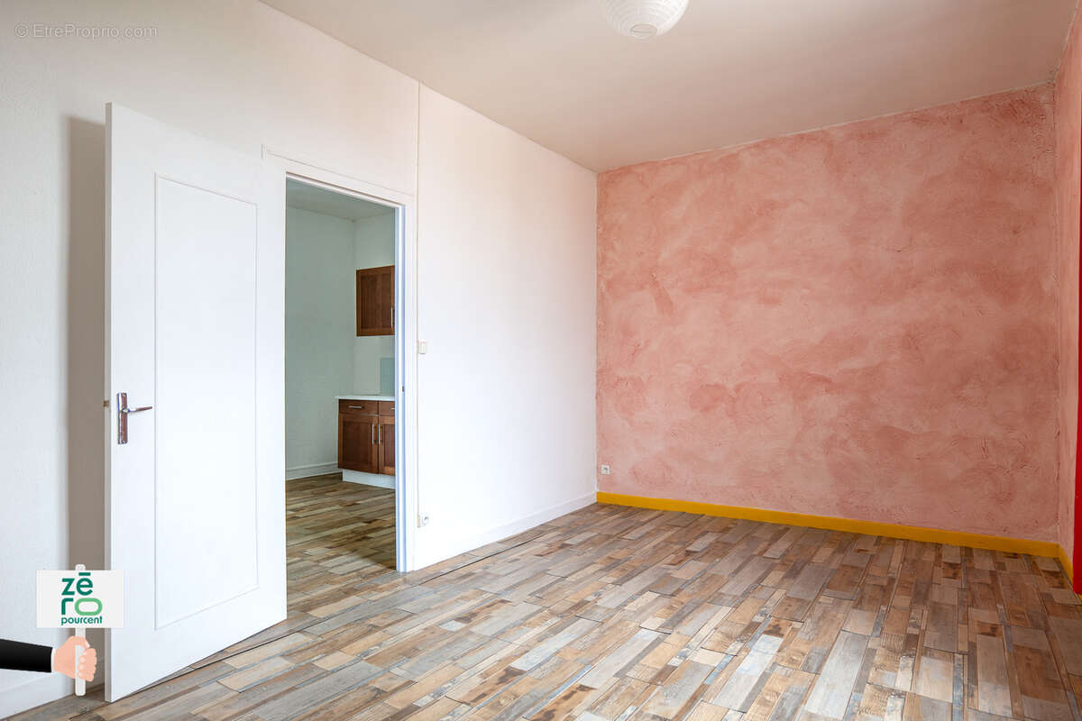 Maison à CHAMPAGNE-LES-MARAIS