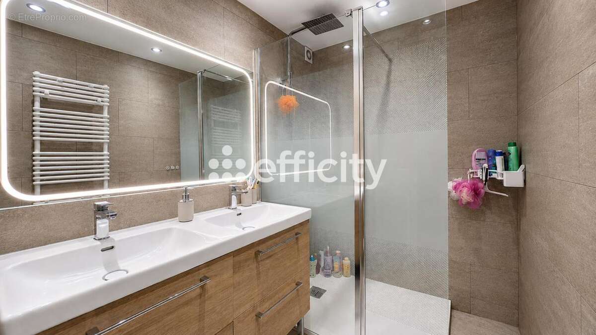 Appartement à MARSEILLE-11E