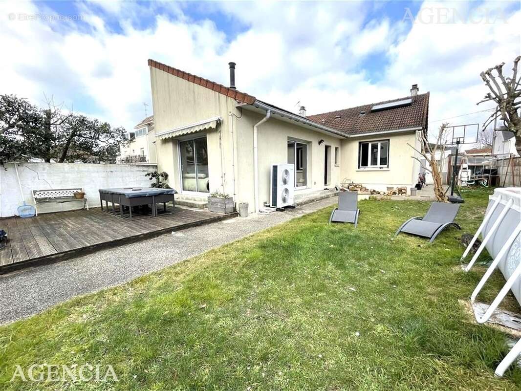 Maison à PONTAULT-COMBAULT