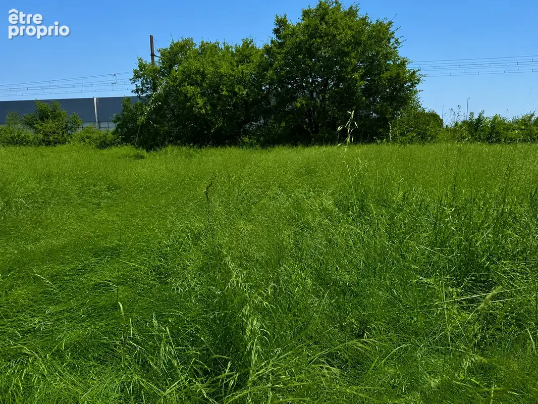 Terrain à bâtir de 420 m2 - Pierrelatte · à La Riviere · 73 000 €