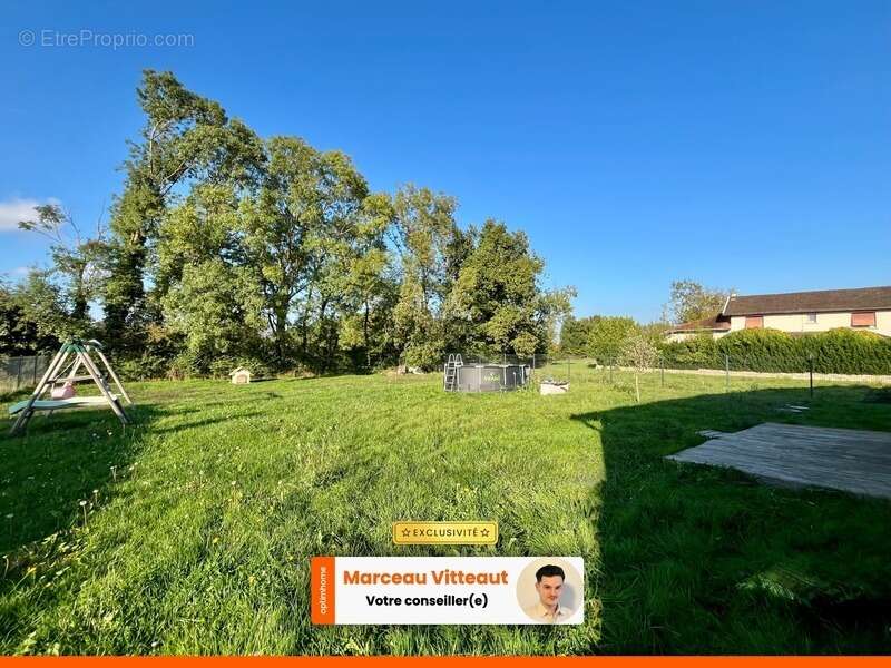 Maison à SAINT-ETIENNE-SUR-REYSSOUZE