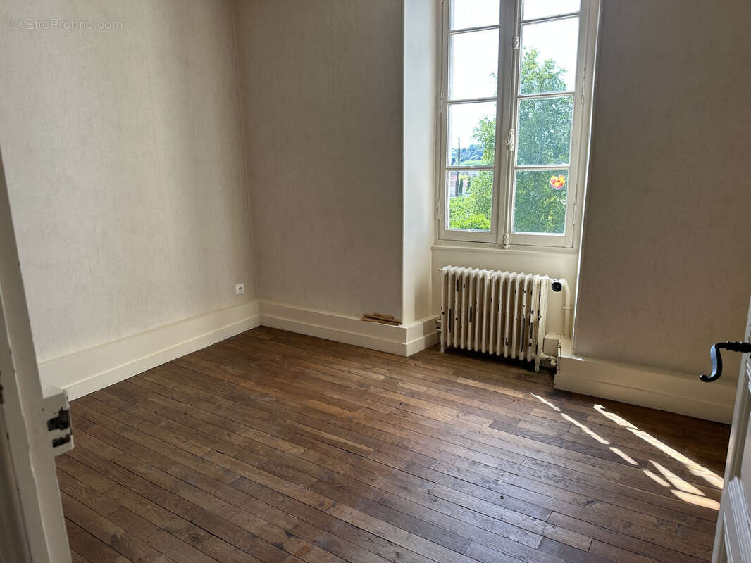 Maison à LIGNIERES-SONNEVILLE