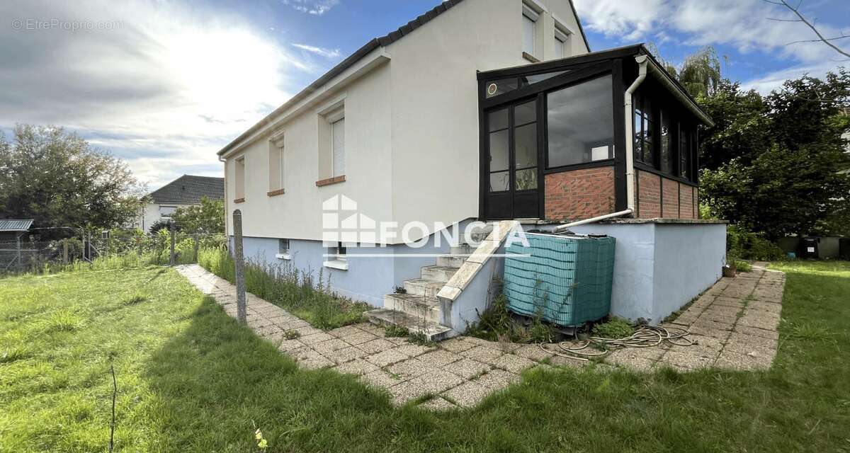 Maison à SAINT-JEAN-DE-LA-RUELLE