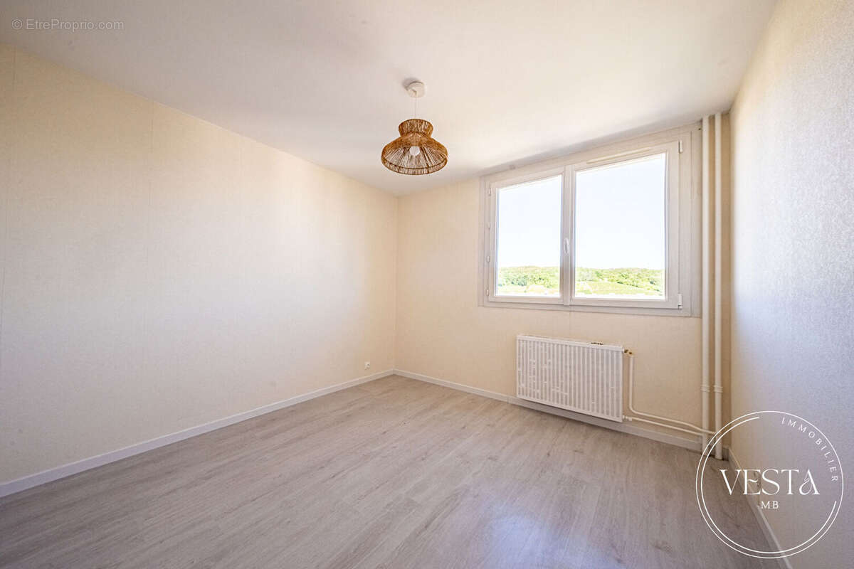 Appartement à CHENOVE