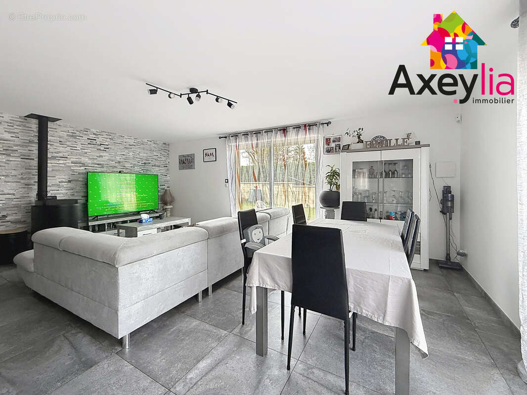 A vendre - noailly - maison de plain-pied et de 2020 avec cinq chambres, garage et terrain - photo 6
