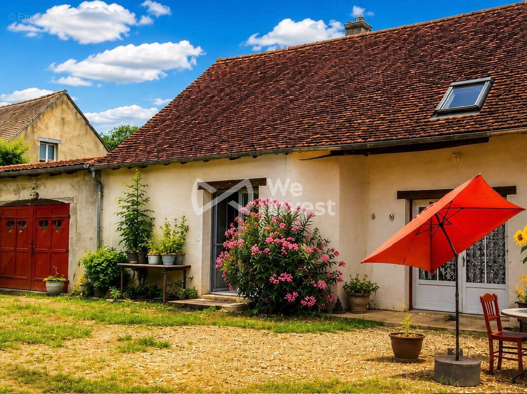 Maison à NEUILLE-LE-LIERRE