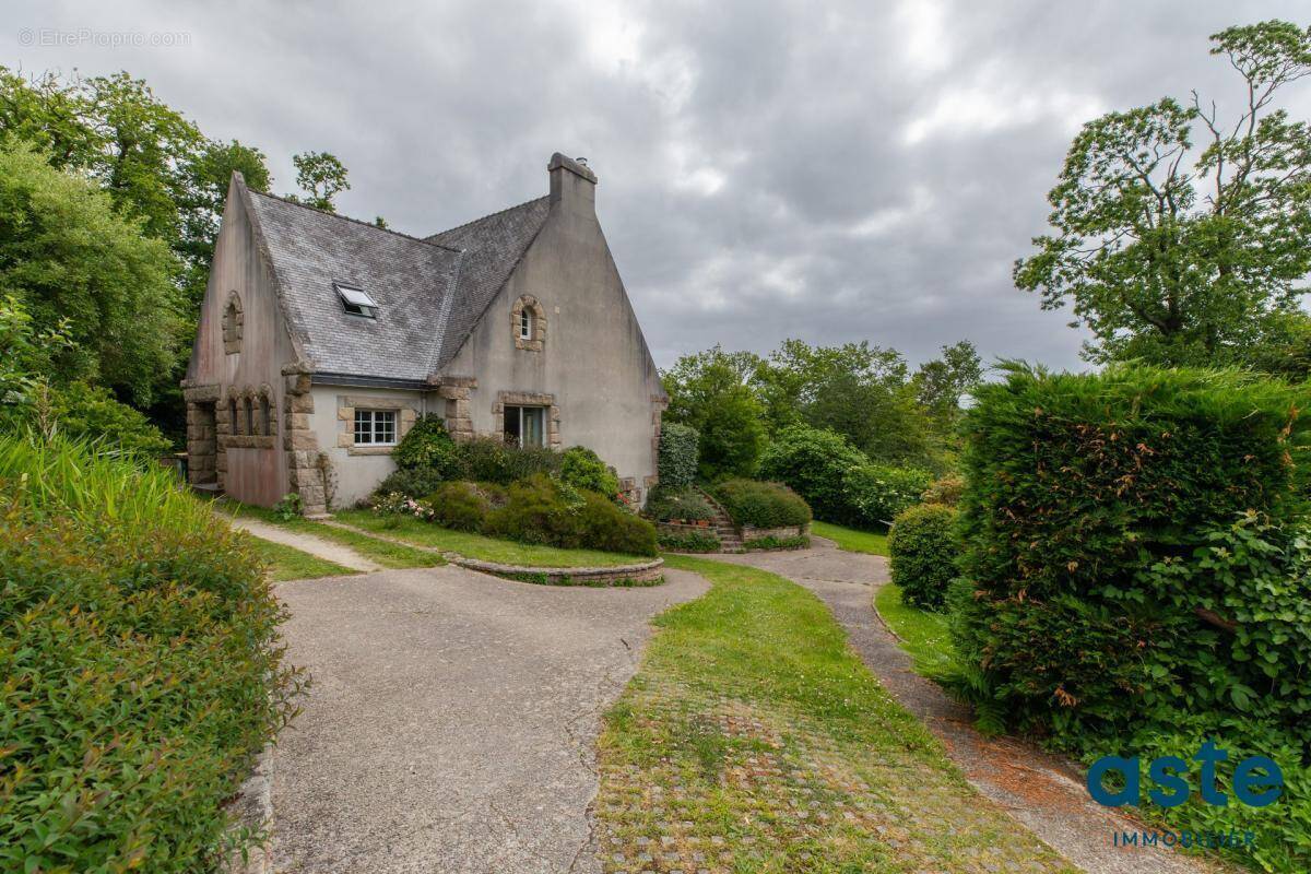 Maison à BOHARS