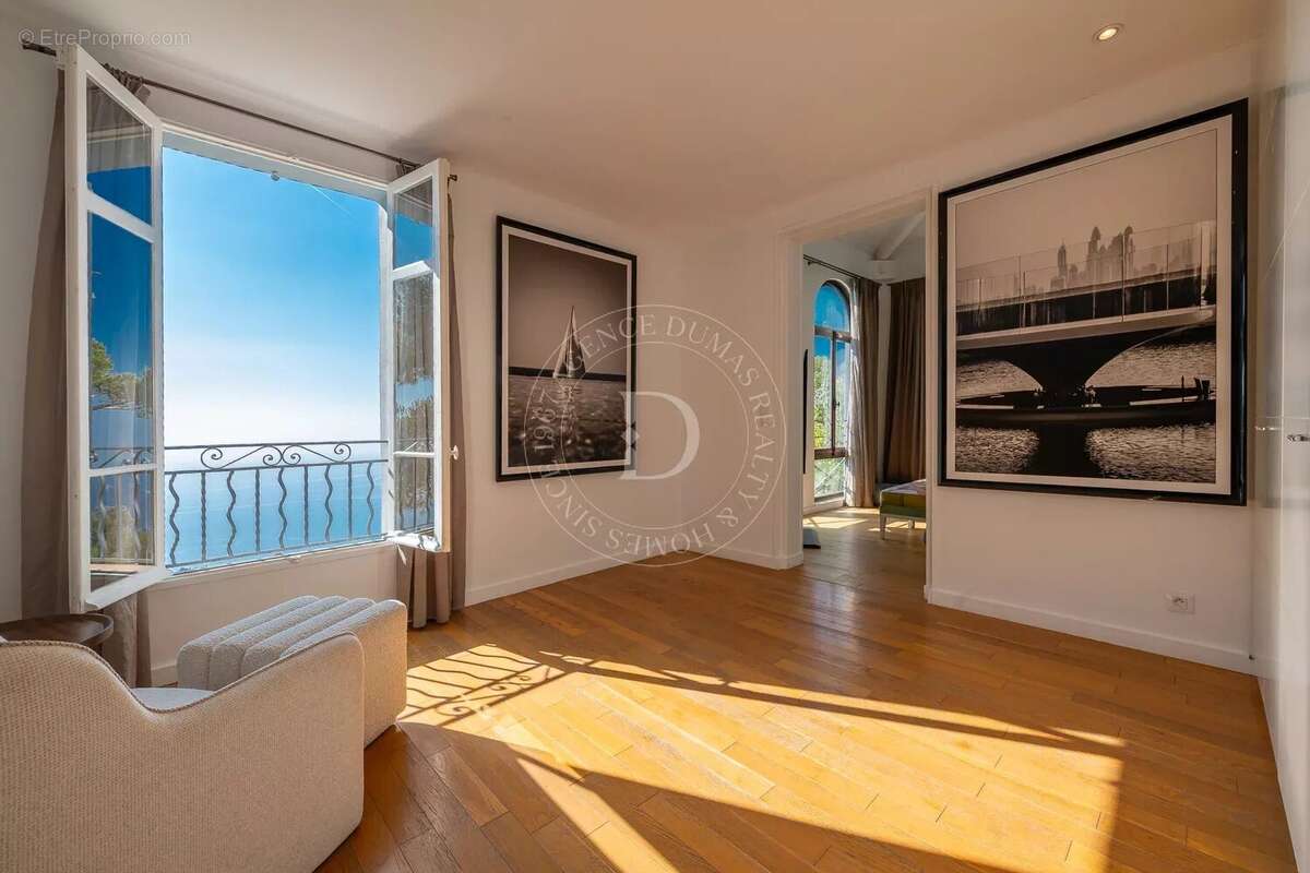 Maison à EZE