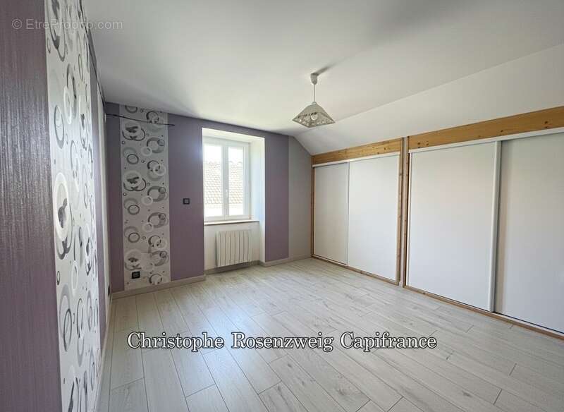 Maison T6 de 140 m2 plus Annexe de 55 m2 - photo 7