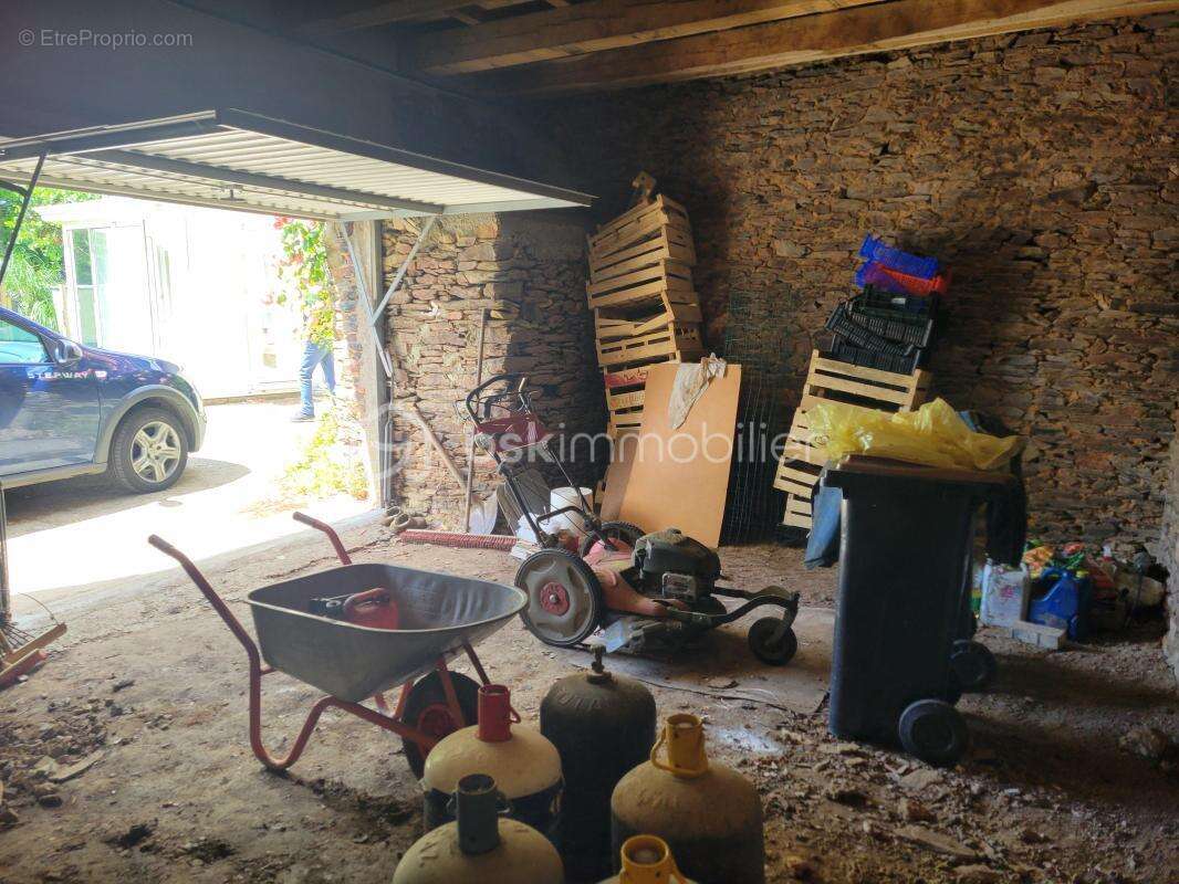 Maison pleine de charme à Trévé - 61 m² avec dépendances et potentiel d’évolution - photo 11