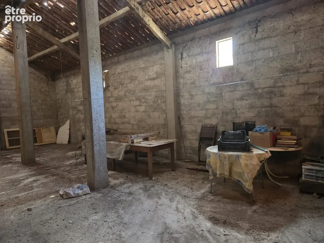 Condorcet, maison ancienne, 200 m2 de dépendances, 7800m2 terrain plat attenant. - photo 22