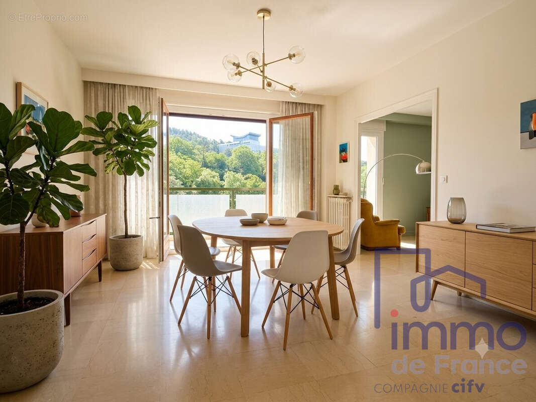 Appartement 91 m² à Saint-Etienne  - photo 2