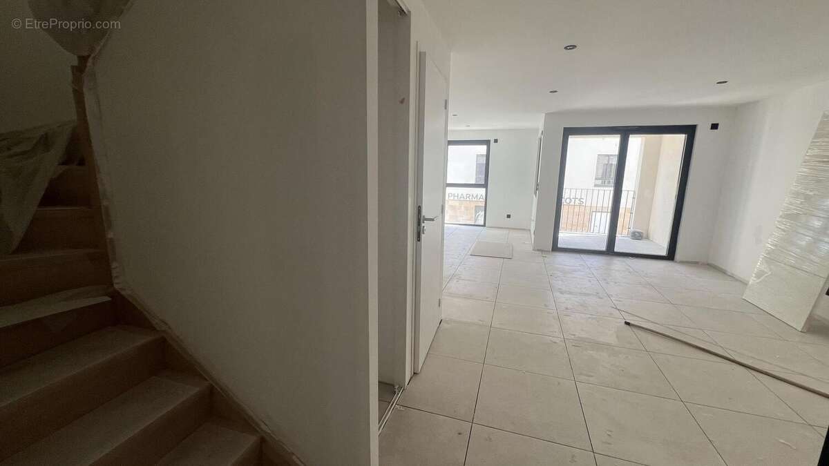 Photo 3 - Appartement à LA TOUR-DE-SALVAGNY