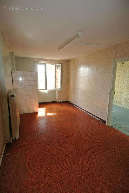 Maison à SAINT-CALAIS