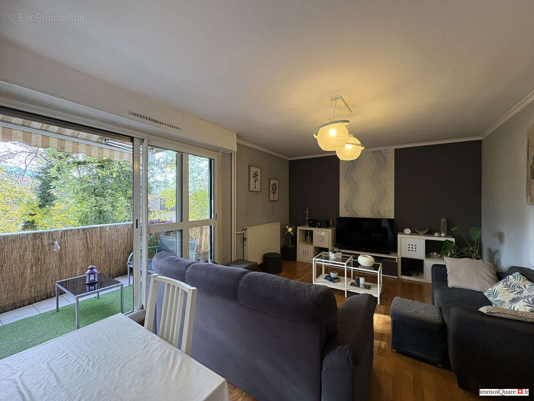 Appartement à MEYLAN