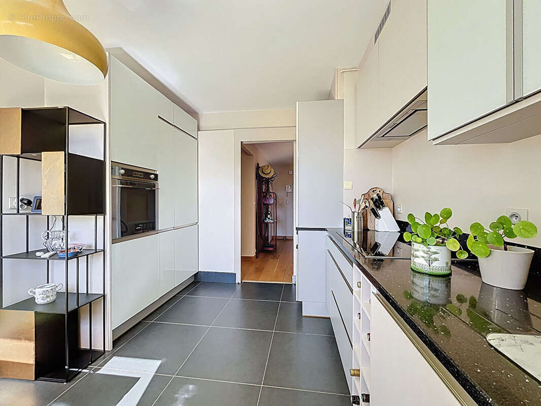 Appartement T4 95 m² rénové au coeur du Triangle d'Or d'Annecy - photo 8