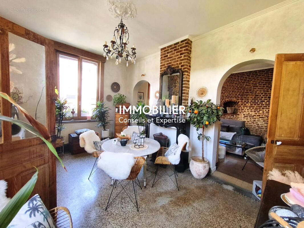 Maison à CRESPIN