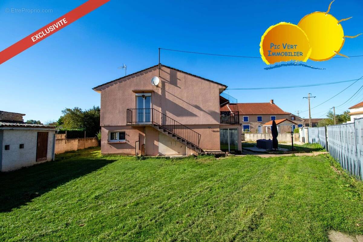 Maison à LES MAILLYS