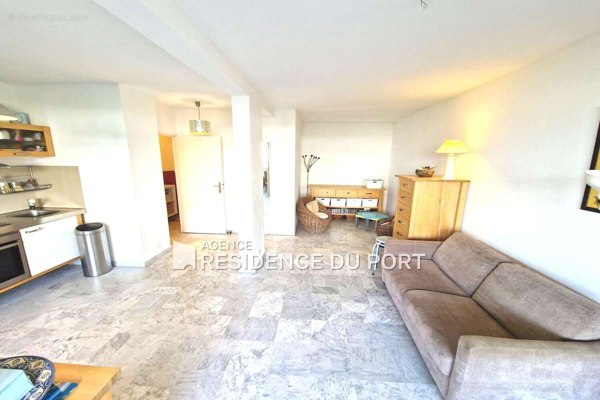 Appartement à MANDELIEU-LA-NAPOULE