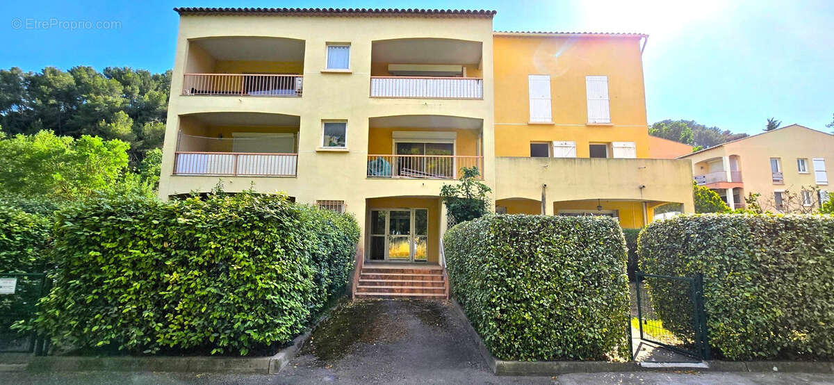 T3 de standing avec jardins, terrasses et parking - photo 14