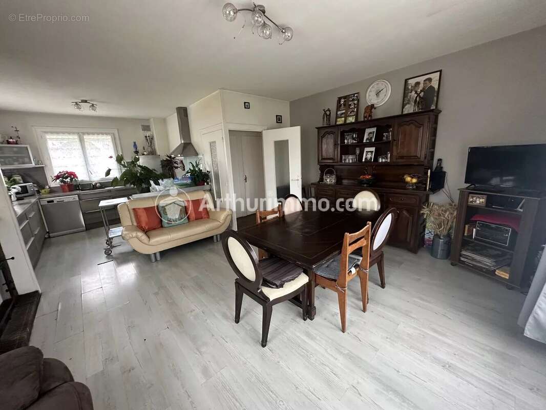 Maison à SAINT-ASTIER