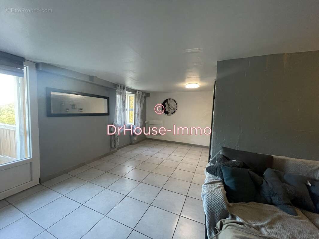 Maison à SAINT-APOLLINAIRE-DE-RIAS