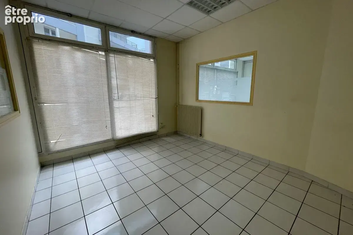 A vendre - local commercial 173 m² à Joué Les Tours - photo 6