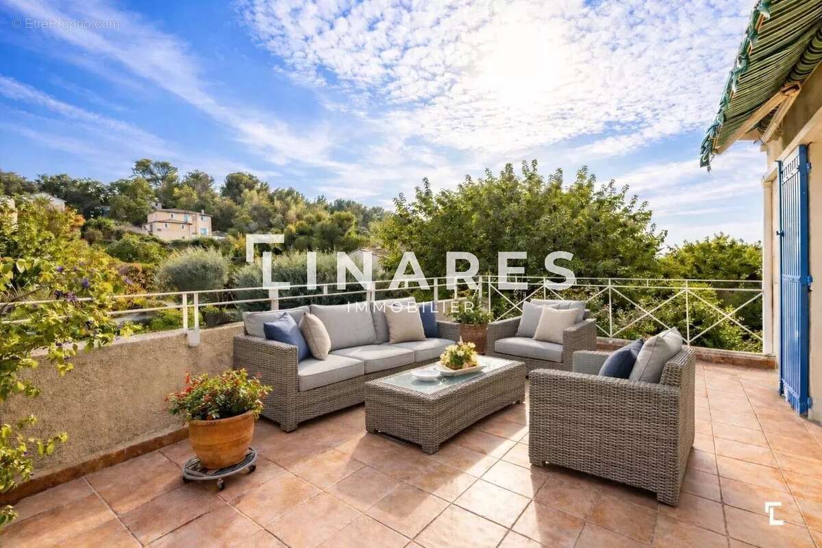 Appartement à MARSEILLE-11E