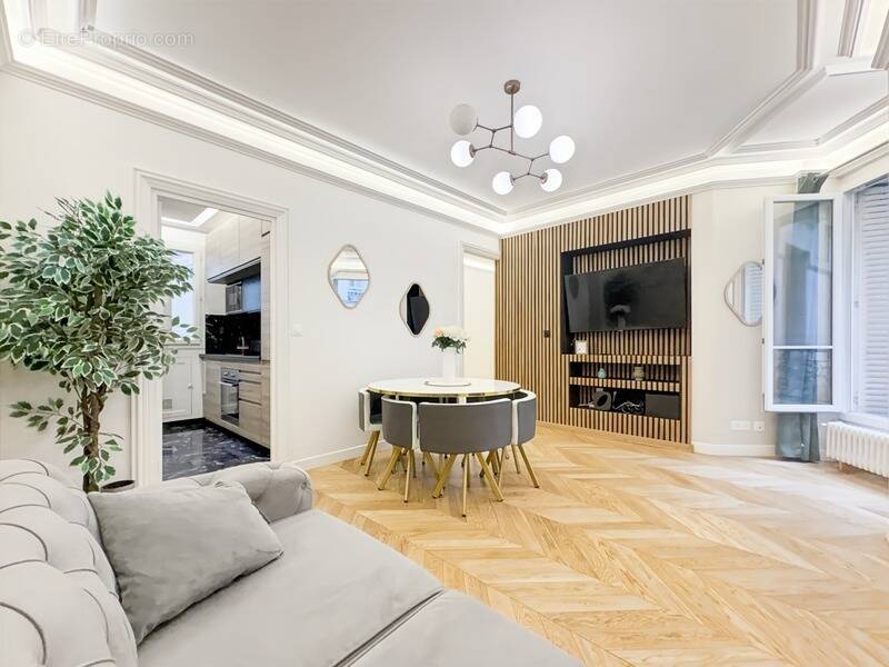 Appartement à PARIS-17E