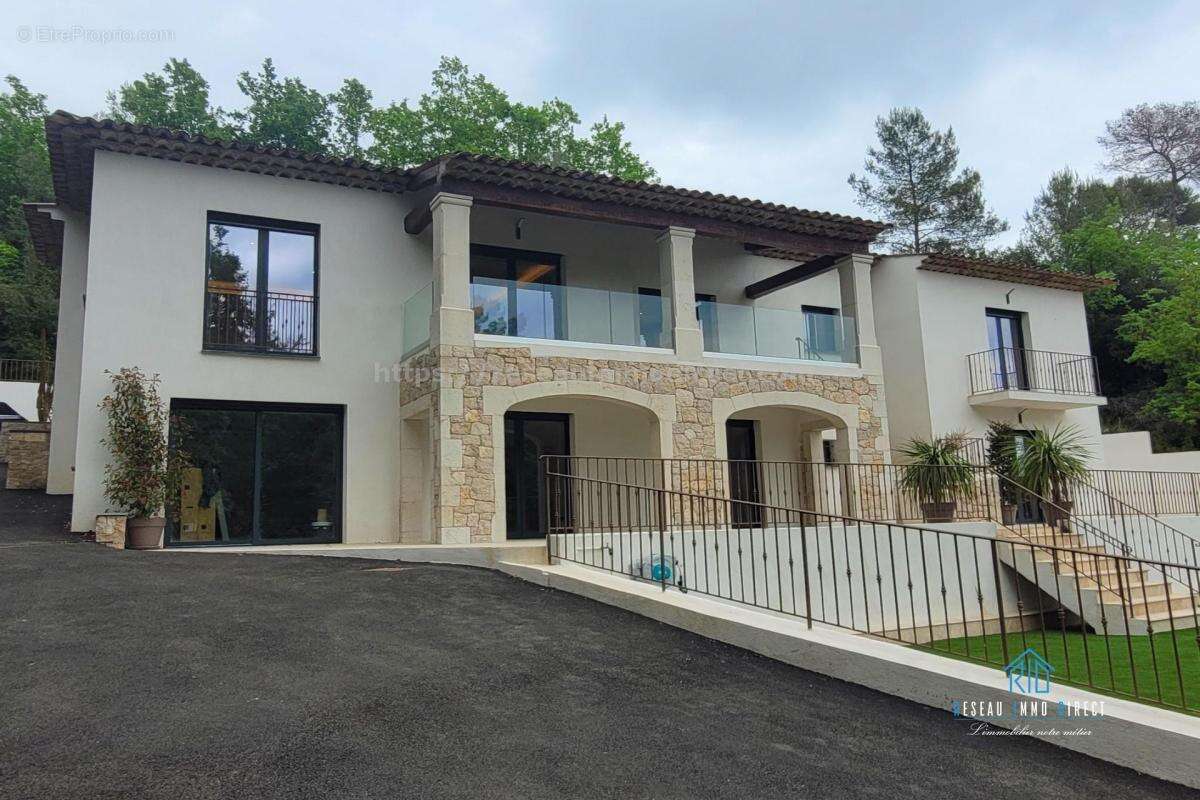 Maison à ROQUEFORT-LES-PINS