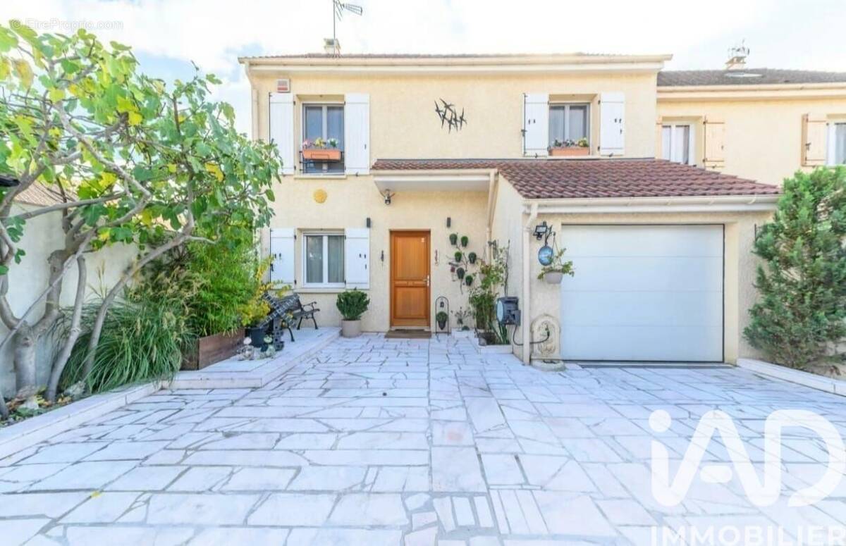 Photo 1 - Maison à CLAYE-SOUILLY
