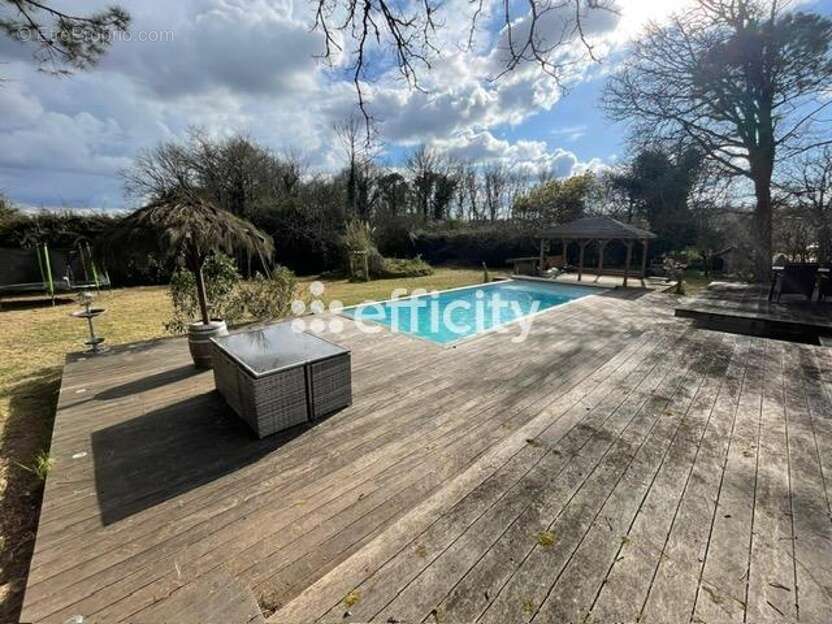 Maison à LE TAILLAN-MEDOC