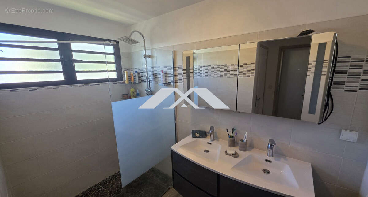 Maison à SAINT-BENOIT