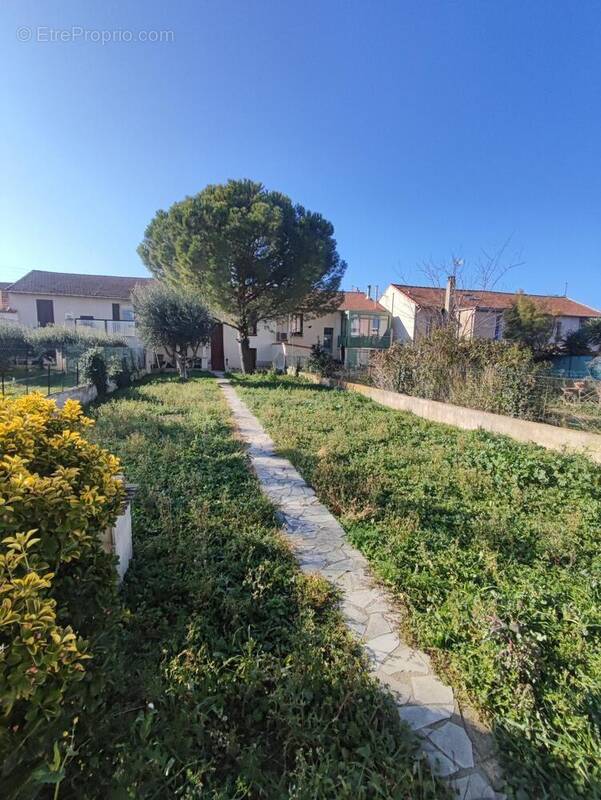 Photo 1 - Terrain à NIMES