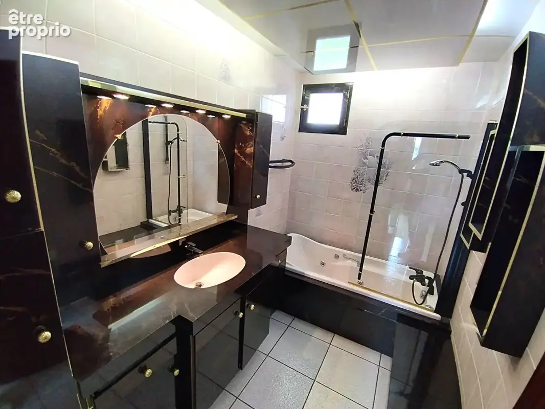 Maison plain-pied Cholet 94 m2, 3 chambres, garage et jardin clos - photo 5