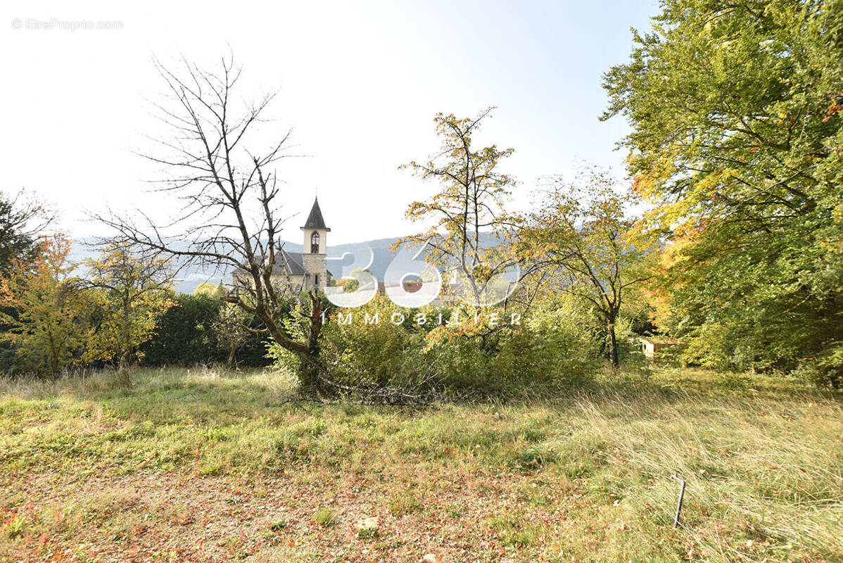Terrain à GRESY-SUR-AIX