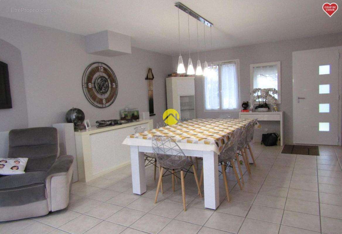 Maison à MONTRICHARD