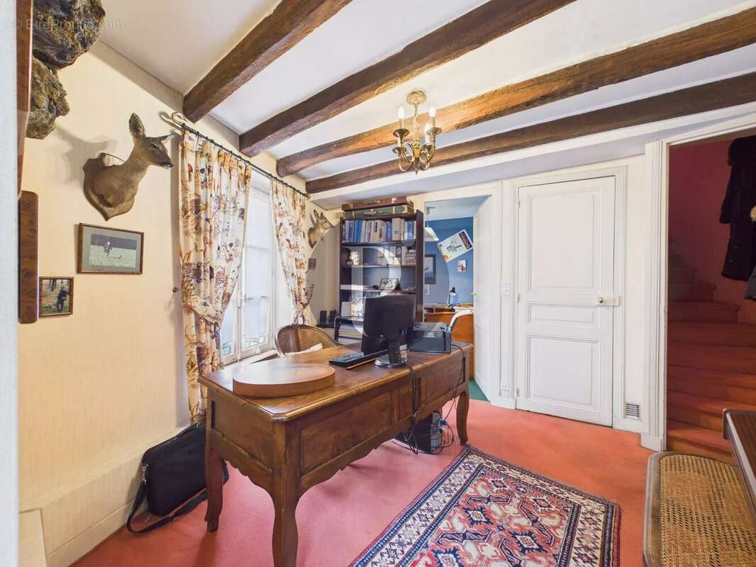 Maison à VERRIERES-LE-BUISSON