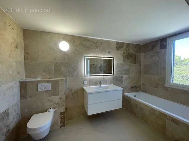 Villa restaurée de 153 m² – vue dominante plein sud – calme absolu - photo 16