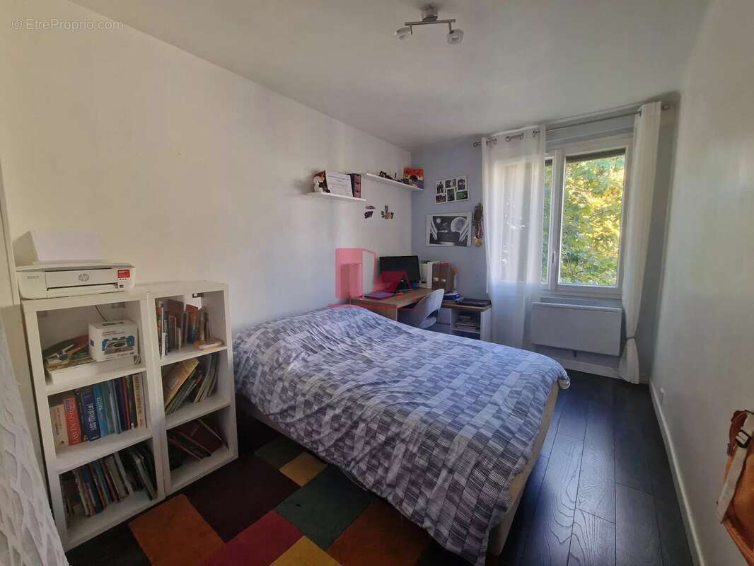 Appartement à L&#039;HAY-LES-ROSES