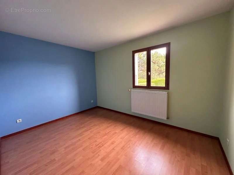 Maison à CRUSEILLES