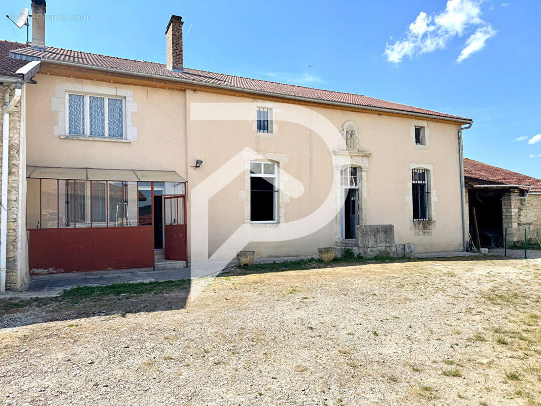 Maison à AMBONVILLE
