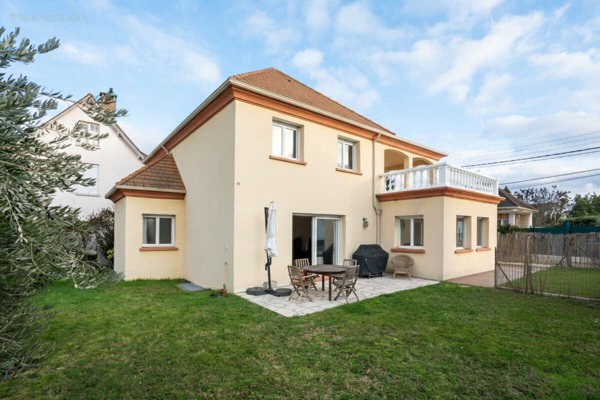 Maison à CARRIERES-SUR-SEINE