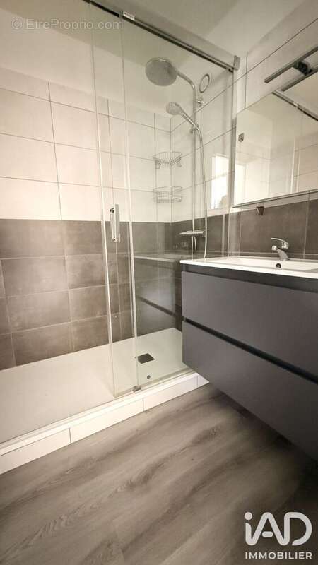 Appartement 420 m² à Roanne  - photo 6