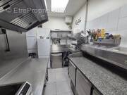 Commerce à CHATEAUNEUF-VILLEVIEILLE